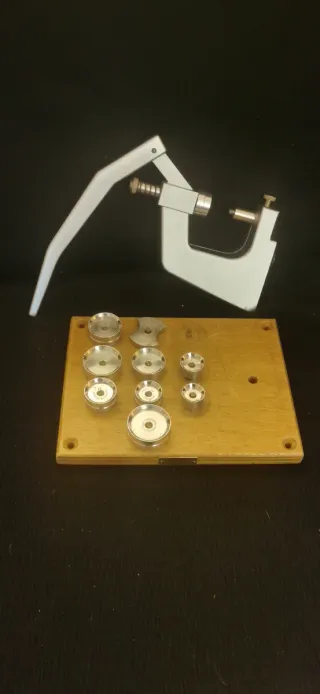 Máquina para esferas de reloj