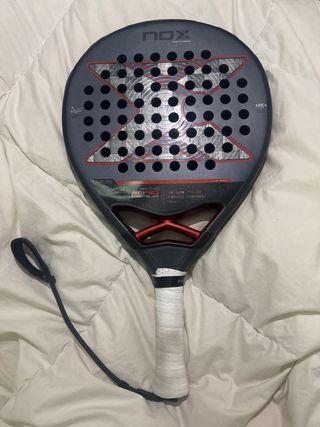 Pala Padel Nox AT10 18K Tapia