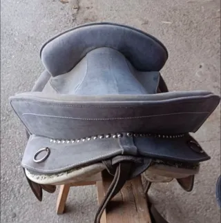 Montura Española y Potrera