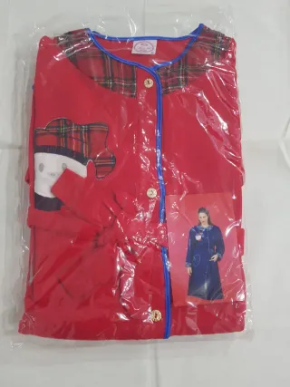 Vestaglia da camera rossa con orlo a quadri