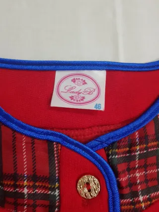 Vestaglia da camera rossa con orlo a quadri