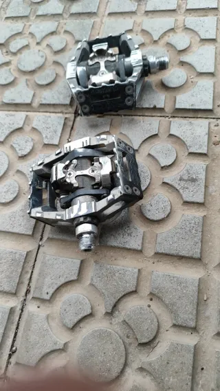Pedales Shimano DX