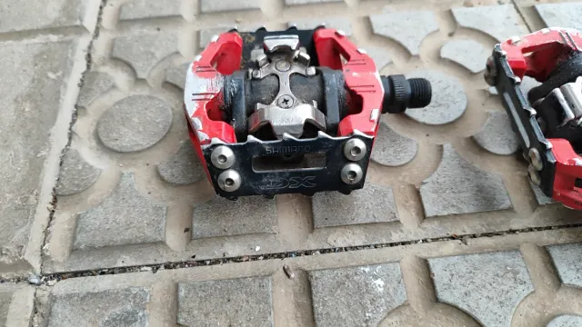 Pedales Shimano DX automáticos