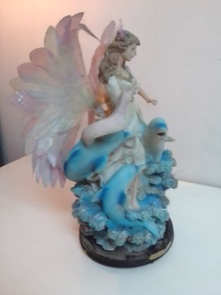 Figura Ángel con Delfines y Alas
