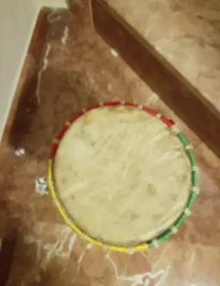 Timbal de madera artesanal