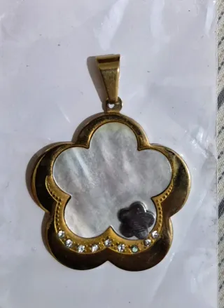 Colgante Flor Madre Perla y Circonitas