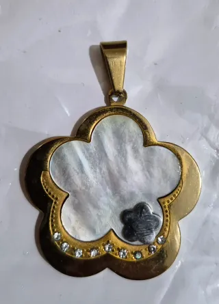 Colgante Flor Madre Perla y Circonitas