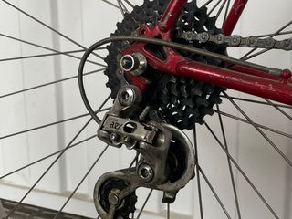 Bicicleta de carretera roja