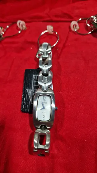 Nuovo orologio Lotus da donna