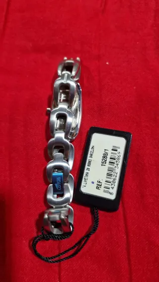 Nuovo orologio Lotus da donna