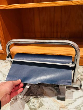 Caballete para royos de papel para envolver regalo