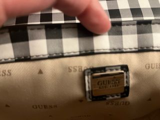 Bolso Guess cuadros blanco y negro
