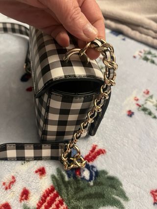 Bolso Guess cuadros blanco y negro