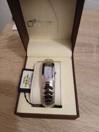 Reloj Lotus Plata y Blanco