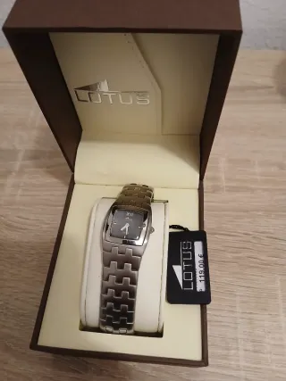 Reloj Lotus Plata y Gris