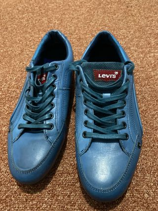 Zapatillas Levi's azules casi nuevas