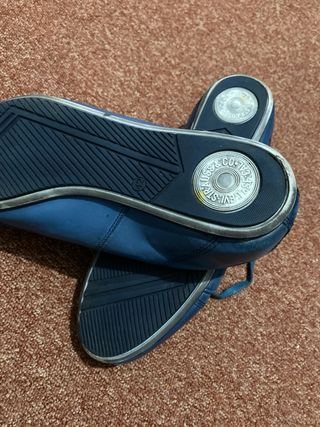 Zapatillas Levi's azules casi nuevas