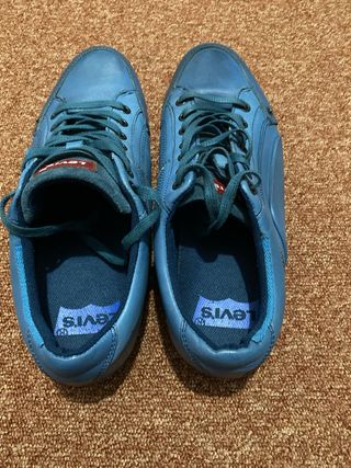 Zapatillas Levi's azules casi nuevas