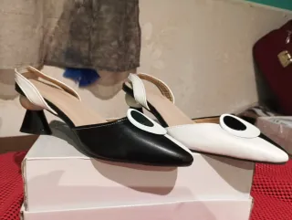 Zapatos Talla 38 Negros y Blancos