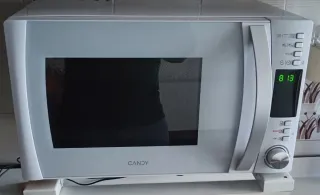 Microondas Candy 22L con Grill