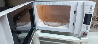 Microondas Candy 22L con Grill