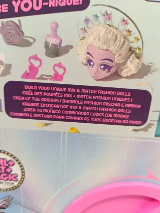 Muñecas ( 2) en cápsulas para montar