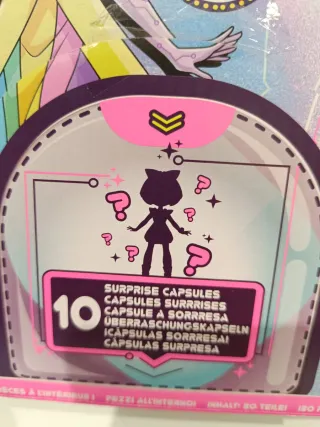 Muñecas ( 2) en cápsulas para montar