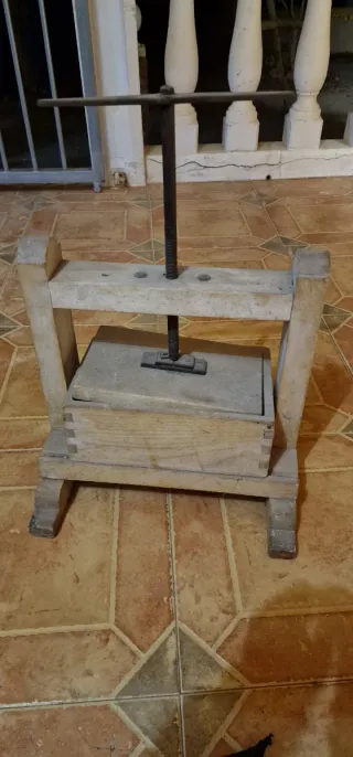 Prensa de madera antigua