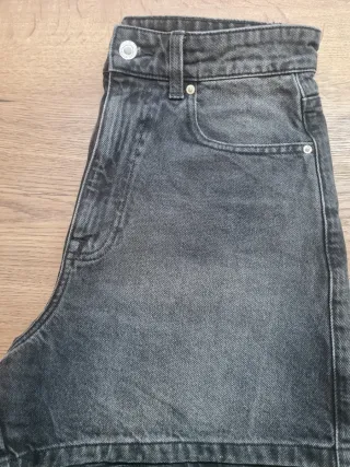 Shorts vaqueros Zara Talla L/40.