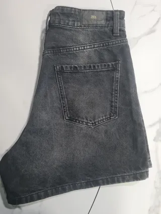 Shorts vaqueros Zara Talla L/40.