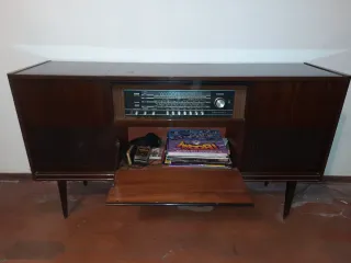 Grundig KS 750 Mueble Radio Tocadiscos vintage