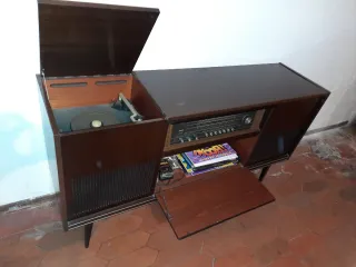 Grundig KS 750 Mueble Radio Tocadiscos vintage