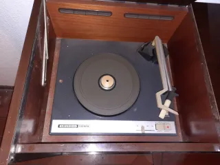 Grundig KS 750 Mueble Radio Tocadiscos vintage