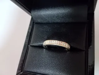 Anillo 18k con diamantes SI1 corte bagette