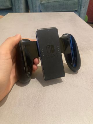 NINTENDO SWITCH 160€ + 5 JUEGOS 270€