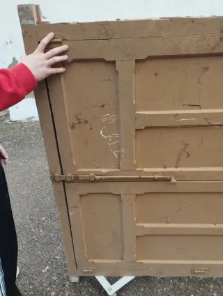 Puerta madera antigua panelada