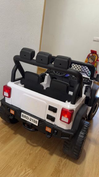 Macchinina elettrica Jeep Geoland per bambini