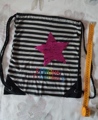 Mochila Desigual con estrellas y rayas