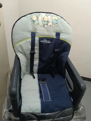 Trona bebé azul con cojín