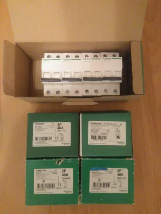 4 Interruptores Diferenciales 40A y 4 Automáticos