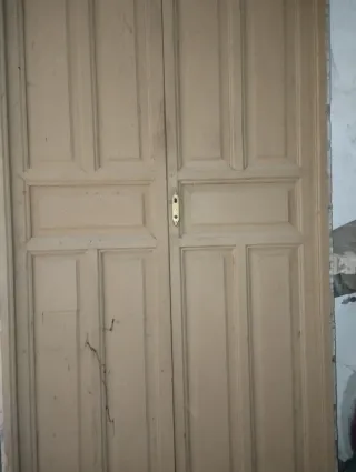 Puerta de madera antigua