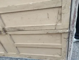 Puerta de madera antigua