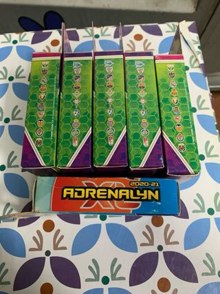 Para António lote de cromos ADRENALYN