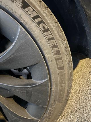 Neumáticos Michelin 235/45 R18 98Y