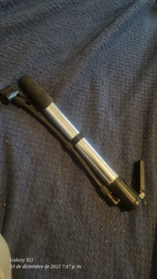 Inflador Manual Bicicleta/Moto. Doble conector ..