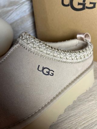 Botas UGG Beige auténticas – Talla 39 –