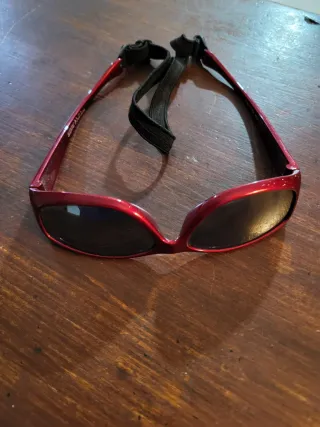 Gafas de sol infantiles Decathlon rojas