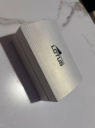 Reloj Lotus Negro y Plateado