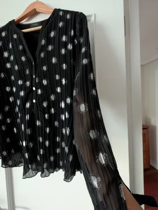 Blusa negra lunares plateados