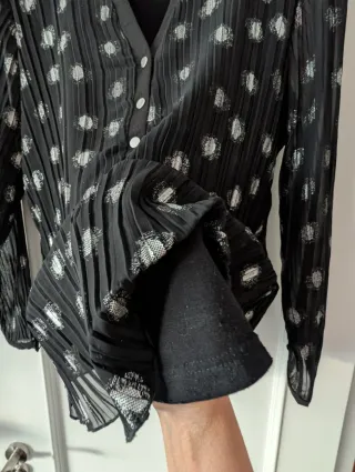 Blusa negra lunares plateados